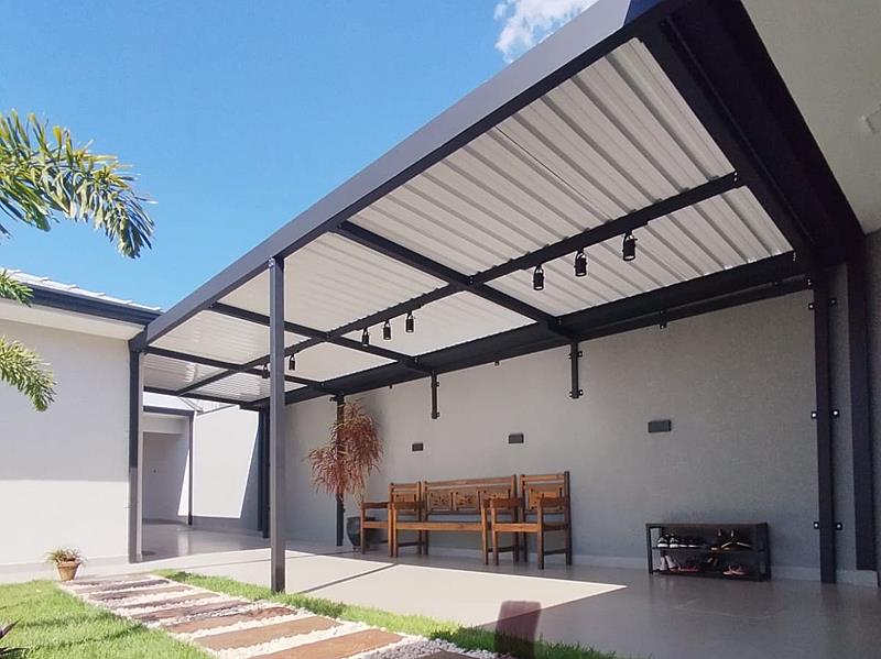 Metapoli Policarbonato se destaca em Maringá com coberturas de alto padrão em policarbonato e térmicas