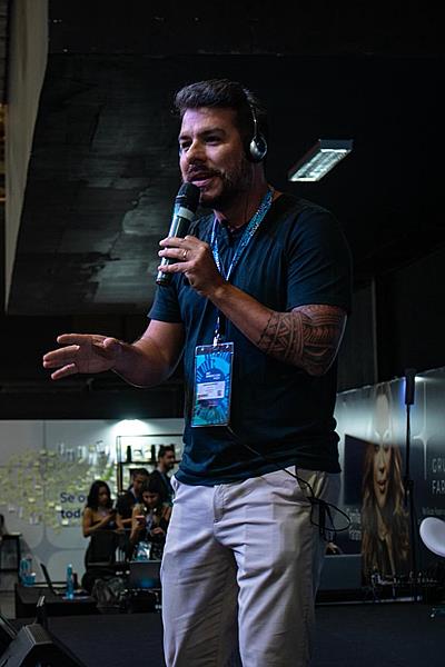 Conheça Jonathan Benitez, especialista em varejo moderno e liderança de alta performance 1 Conheça Jonathan Benitez, especialista em varejo moderno e liderança de alta performance