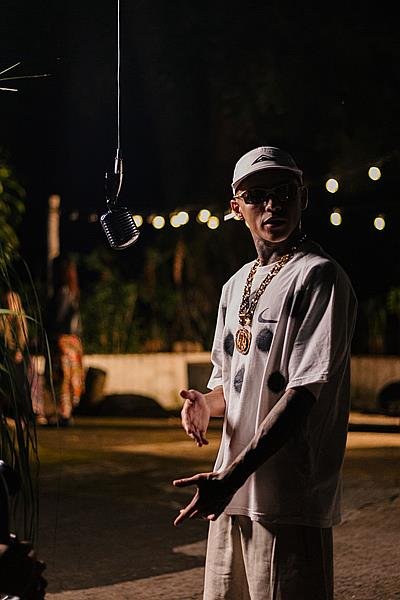 MC Vine7 estreia nova fase artística com o projeto Sessions e lança a faixa “Faz Suas Malas” nesta sexta 4 MC Vine7 estreia nova fase artística com o projeto Sessions e lança a faixa “Faz Suas Malas” nesta sexta