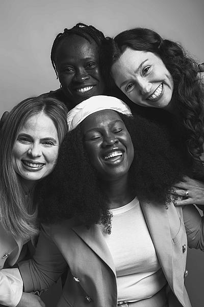 Editorial de moda celebra o amor entre mães e filhos através da moda