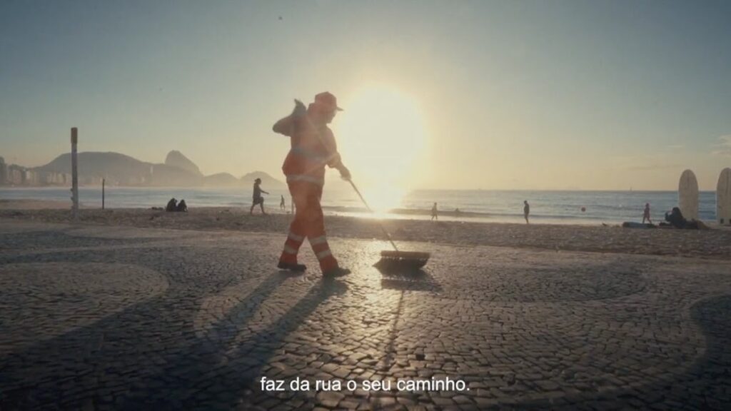 Comlurb celebra 50 anos com homenagem aos garis