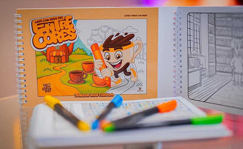 Livros de colorir viram febre na Bienal e ganham versão espiritual com ‘Café com Deus Pai – Entre Cores’