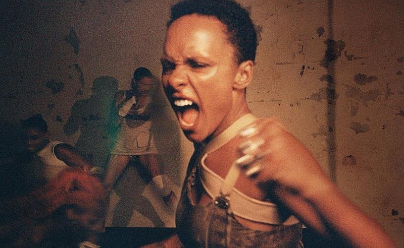 Crystal Murray une forças com TRIZ e Victor WAO no remix explosivo de “PAYBACK”