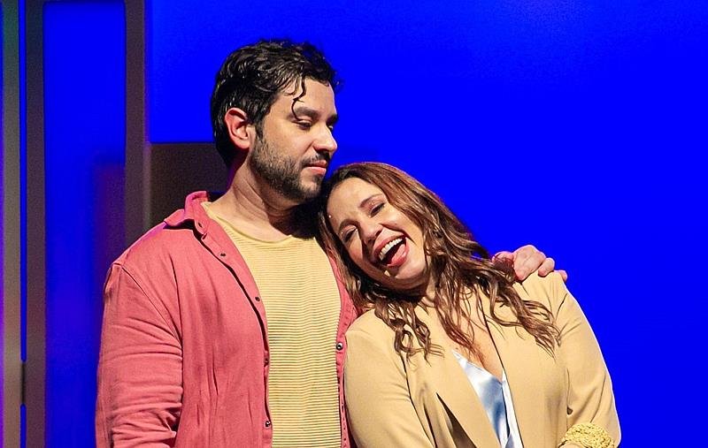 Inspirada na obra de Roberto Carlos, a comédia romântica “Detalhes de Nós Dois”, com Helga Nemetik e Pedro Henrique Lopes, fará duas apresentações, nos dias 5 e 6 de julho, no Teatro Multiplan, na Barra da Tijuca 3 Inspirada na obra de Roberto Carlos, a comédia romântica “Detalhes de Nós Dois”, com Helga Nemetik e Pedro Henrique Lopes, fará duas apresentações, nos dias 5 e 6 de julho, no Teatro Multiplan, na Barra da Tijuca