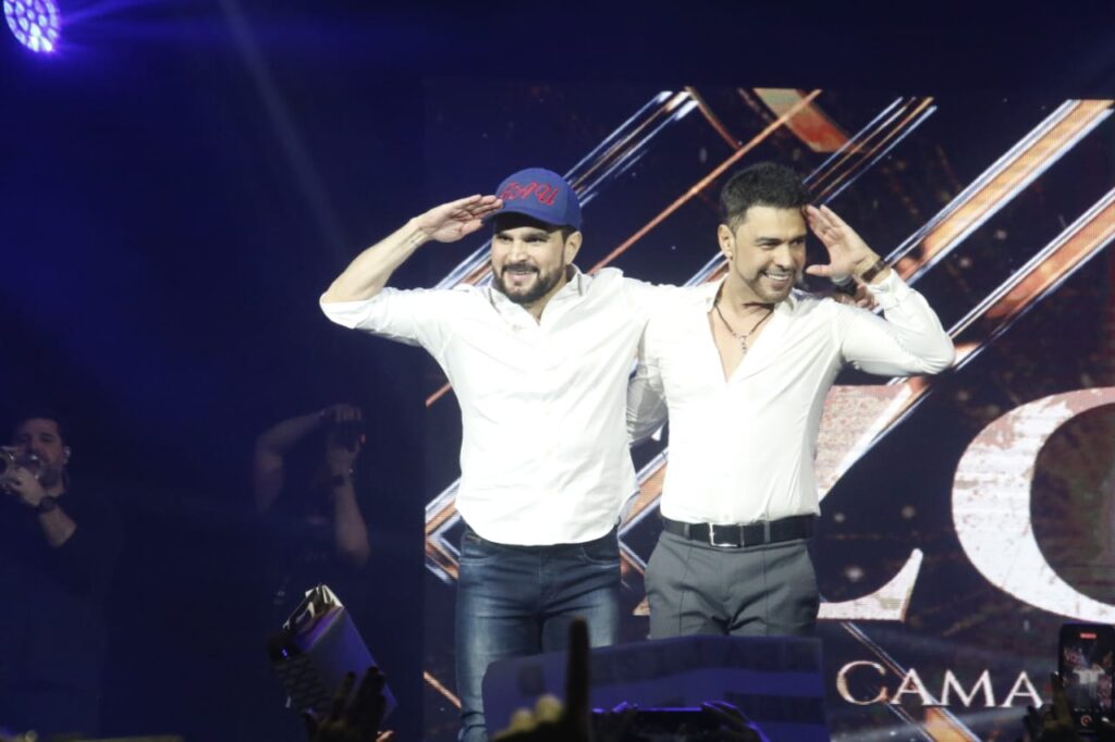 Zezé Di Camargo e Luciano celebram o amor no tradicional show de Dia dos Namorados no Espaço Unimed 2 Zezé Di Camargo e Luciano celebram o amor no tradicional show de Dia dos Namorados no Espaço Unimed