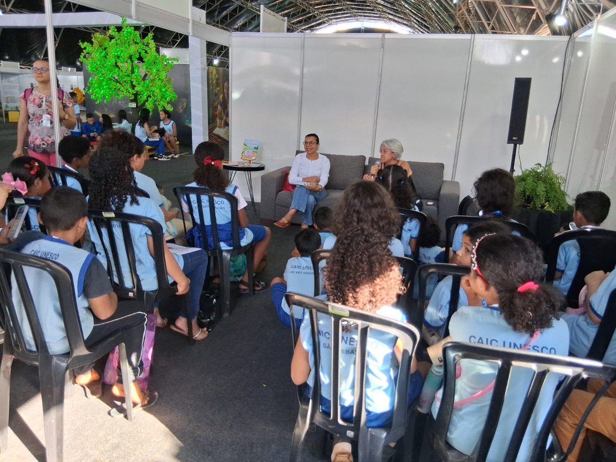 Autora brasileira Isa Colli chega ao país para lançar dois livros infantis na Feira do Livro de Brasília 1 Autora brasileira Isa Colli chega ao país para lançar dois livros infantis na Feira do Livro de Brasília