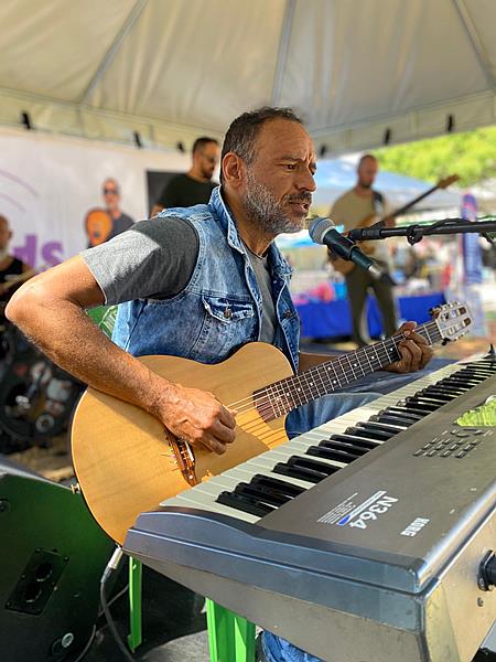 Sr. Souls apresenta show “Poemas contra o Capacitismo” na Feira Criativa de Senador Canedo neste sábado (21)