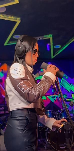 Na Mattos: A estrada da música é feminina, autoral e acelerada