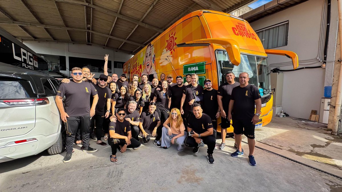 Joelma lança ônibus da turnê “Arraiá Isso é Calypso” 1 Joelma lança ônibus da turnê “Arraiá Isso é Calypso”