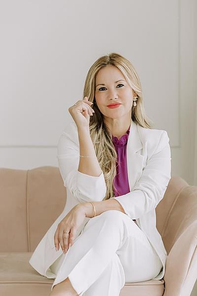 Fernanda Napoleão: A especialista em relacionamentos que transforma dores em recomeços emocionais