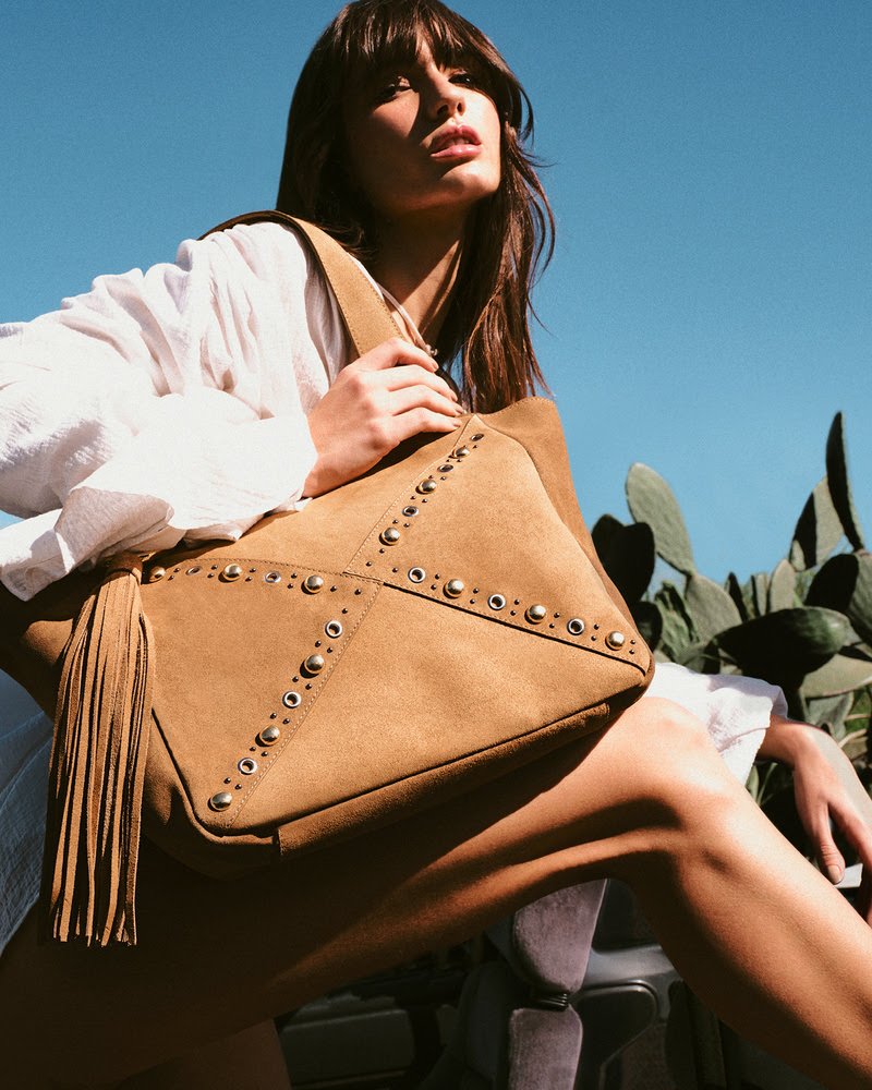 Arezzo lança coleção Cruise com mood boho e tons terrosos