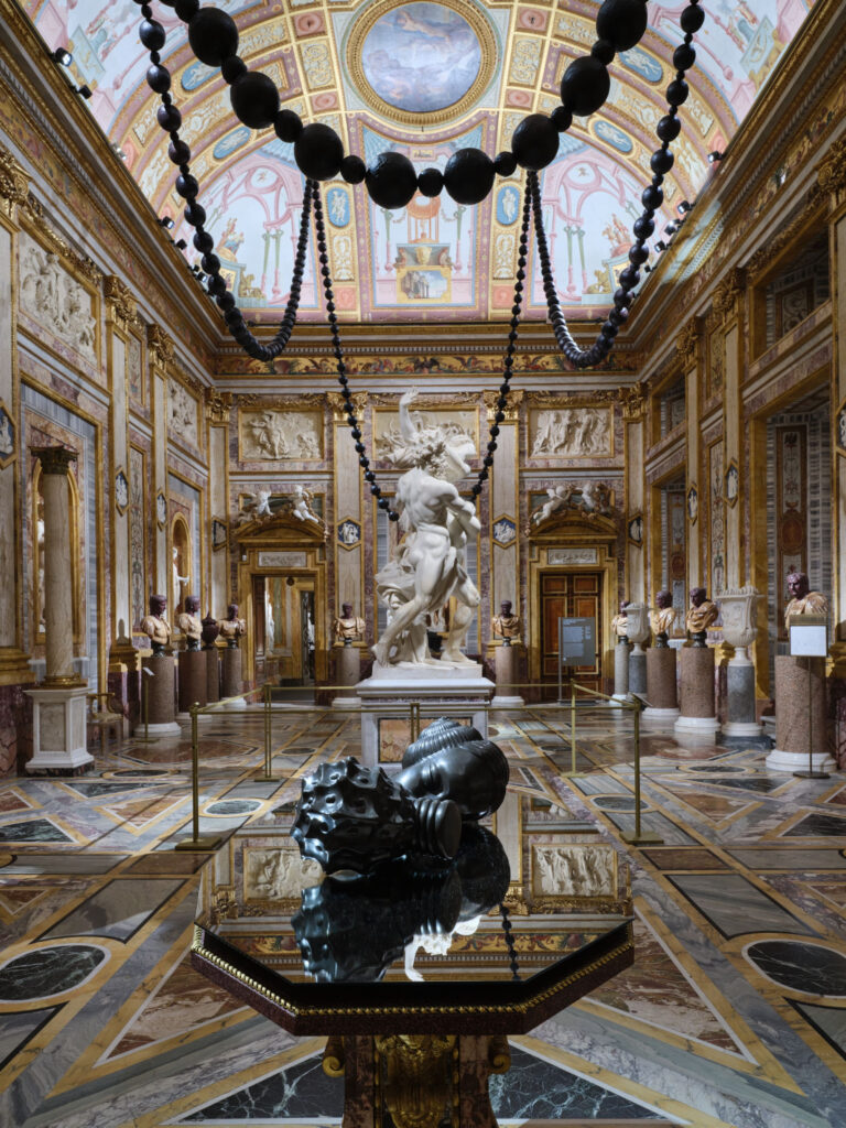 Wangechi Mutu estreia na Galleria Borghese em Roma 2 Wangechi Mutu estreia na Galleria Borghese em Roma