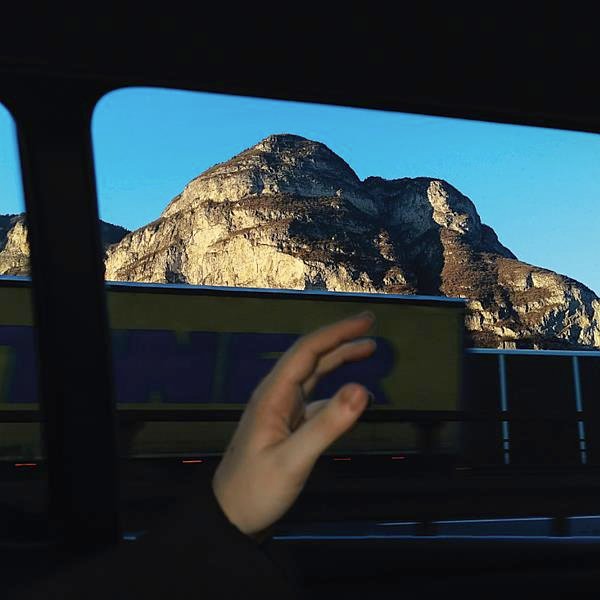 A banda londrina caroline revela seu novo álbum “caroline 2”