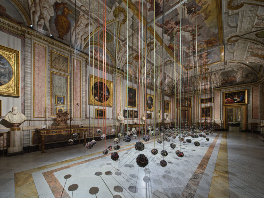 Wangechi Mutu estreia na Galleria Borghese em Roma