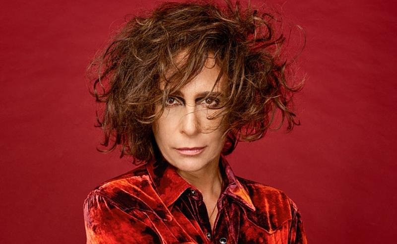 Andrea Beltrão apresenta Antígona no Festival de Teatro Amir Haddad