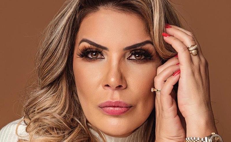Dra. Silvana Correa: O poder da beleza natural com o tratamento de contorno e volume russo para lábios