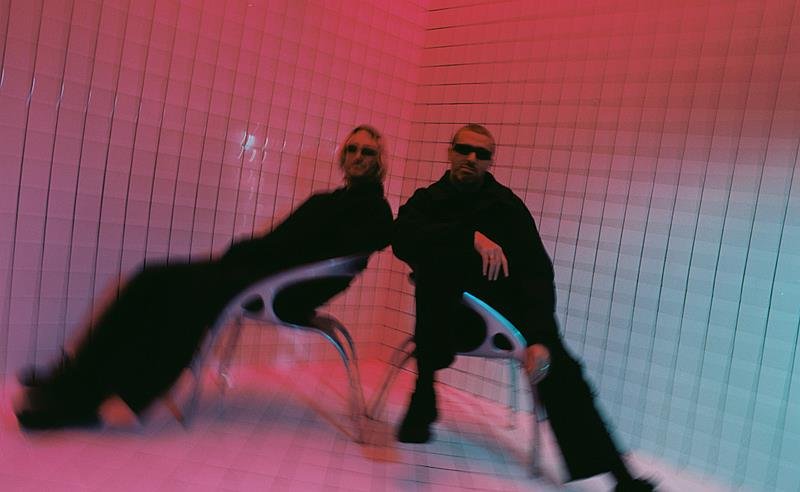 Neil Frances faz cover do legendário hit de 1986 de Adonis, “No Way Back”
