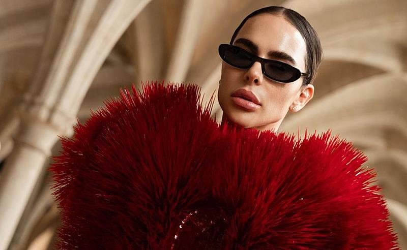 Juliana Herc prestigia a temporada de Alta-Costura em Paris vestida por Rahul Mishra Juliana Herc prestigia a temporada de Alta-Costura em Paris vestida por Rahul Mishra