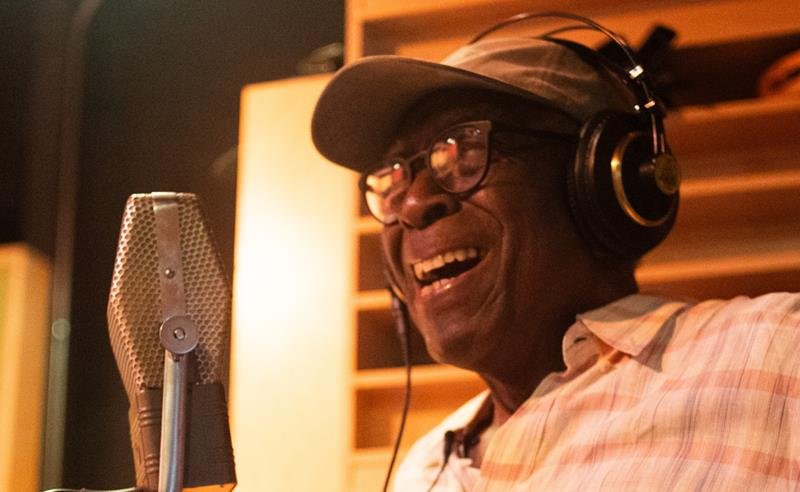 Dom Salvador, a lenda brasileira do samba-funk, lança o novo álbum “DOM SALVADOR JID024” em colaboração com Adrian Younge & Ali Shaheed Muhammad Dom Salvador, a lenda brasileira do samba-funk, lança o novo álbum “DOM SALVADOR JID024” em colaboração com Adrian Younge & Ali Shaheed Muhammad