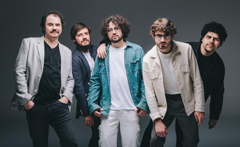 A Olívia rompe limites do rock brasileiro com novo álbum “Obrigado Por Perguntar”