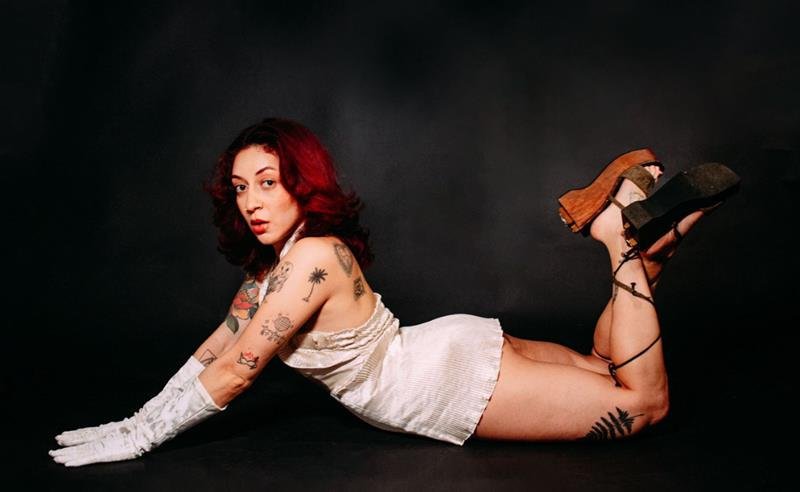 De ícone evangélica a musa de conteúdo: o renascimento de Clara Tannure no Close Fans De ícone evangélica a musa de conteúdo: o renascimento de Clara Tannure no Close Fans