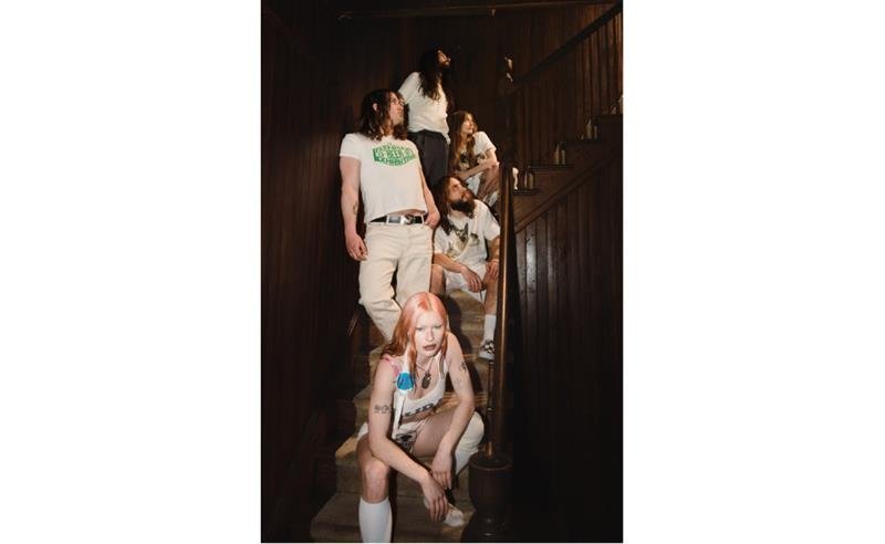 Wet Leg lança hoje seu segundo álbum “moisturizer”