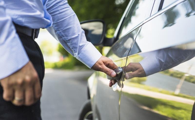 Procura por seguros de automóveis cresce 4% em junho