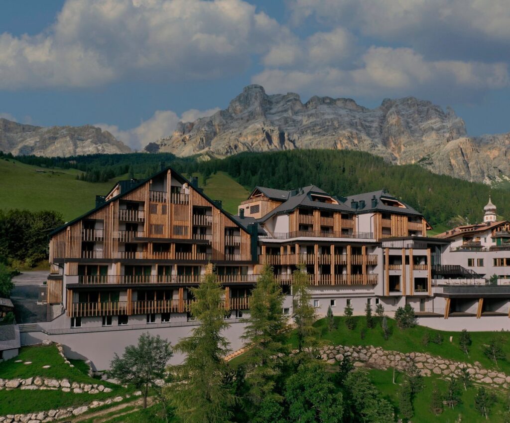 Aman Rosa Alpina reabre nas Dolomitas com novo conceito