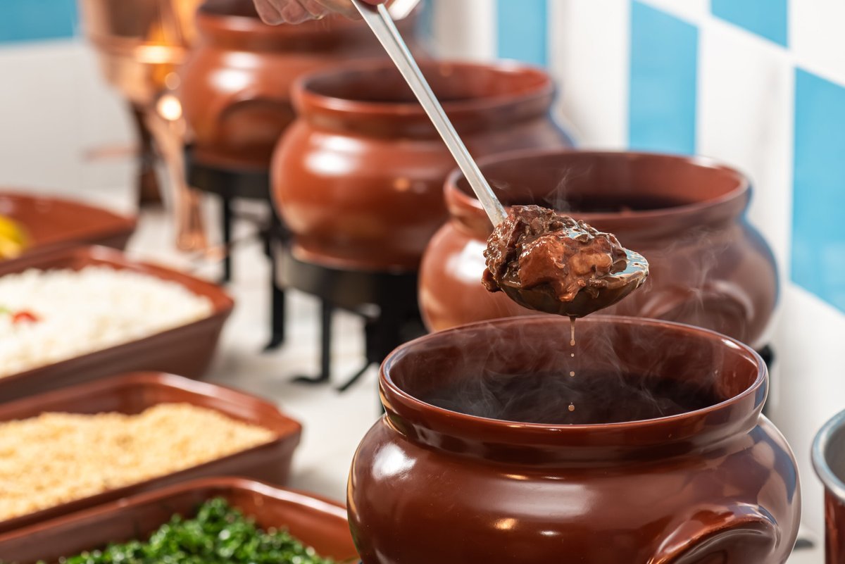 Antiquário do Breganha lança buffet de feijoada no Leblon 2 Antiquário do Breganha lança buffet de feijoada no Leblon