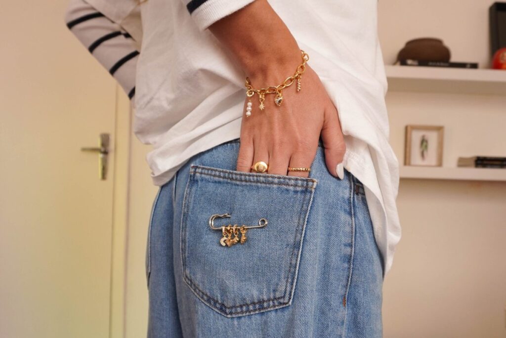 Charms retornam à moda com proposta livre e personalizada