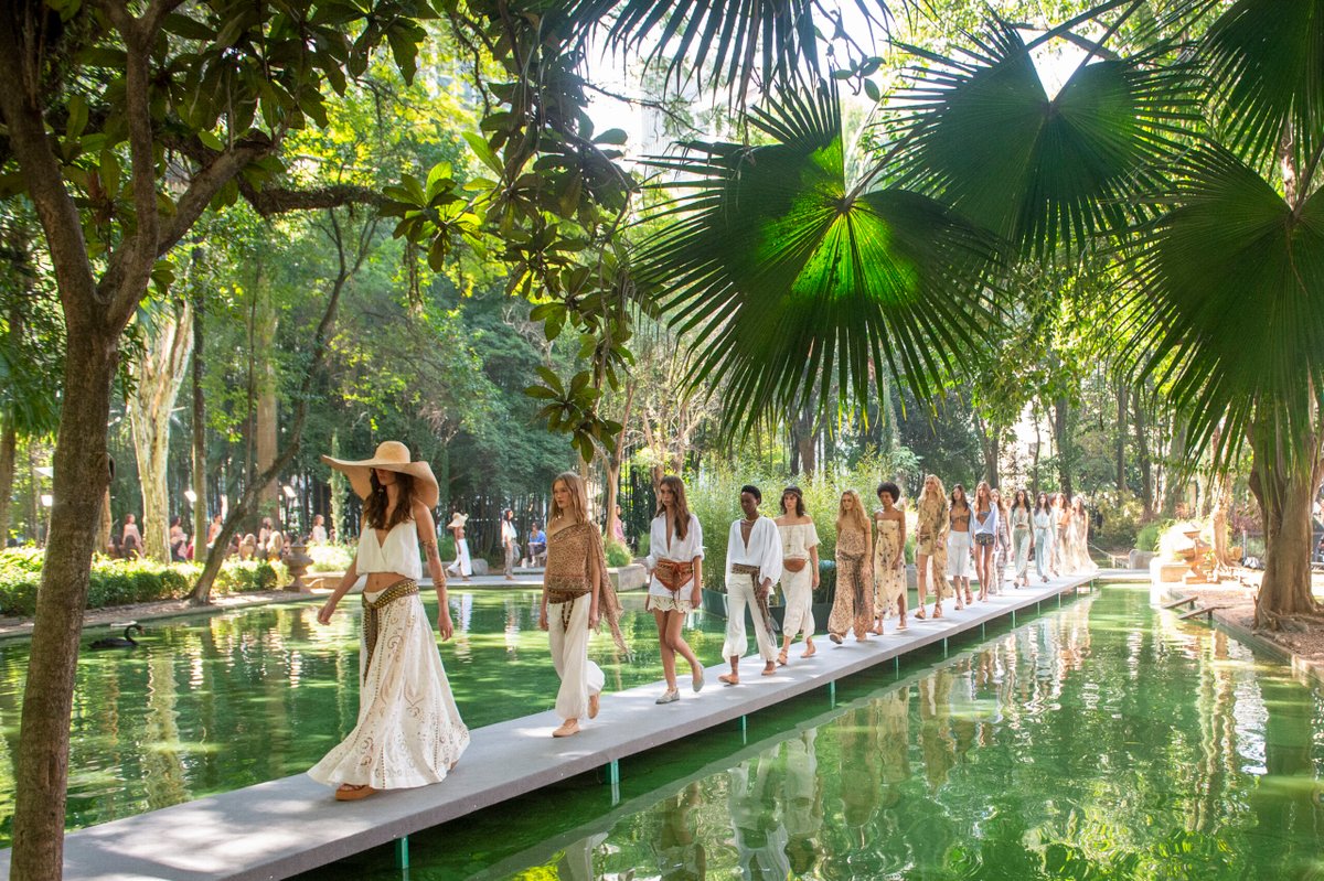 Maria Filó estreia nas passarelas de SP com coleção Verão 26