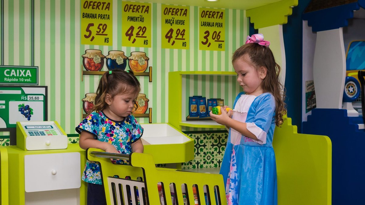 Férias em família: pousadas em Búzios com lazer infantil 2 Corais 2