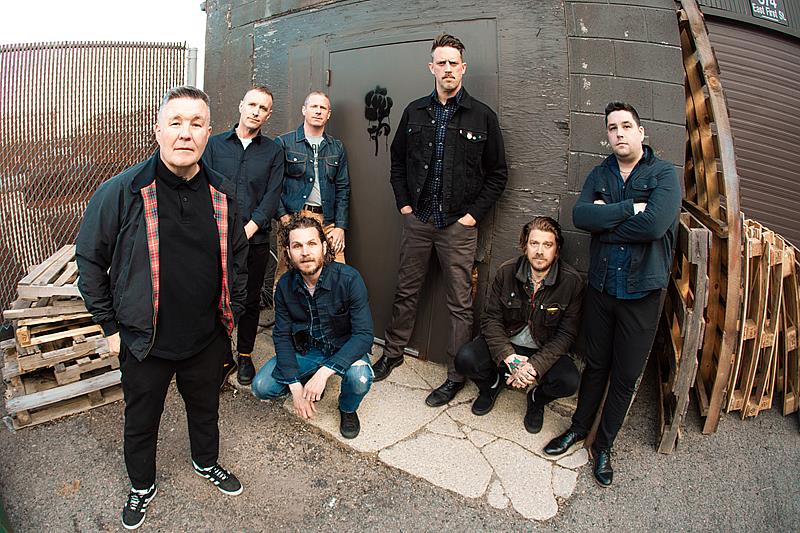 O poderoso novo álbum do Dropkick Murphys, “For The People”, já está disponível em todas as plataformas digitais