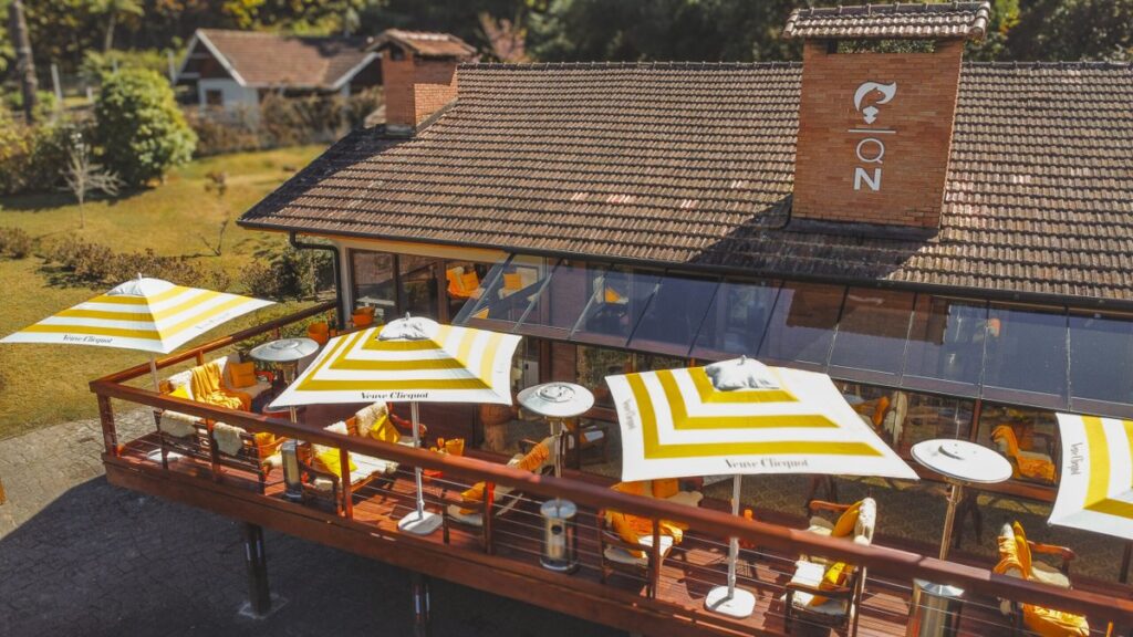 Veuve Clicquot estreia terraço de inverno em Campos do Jordão