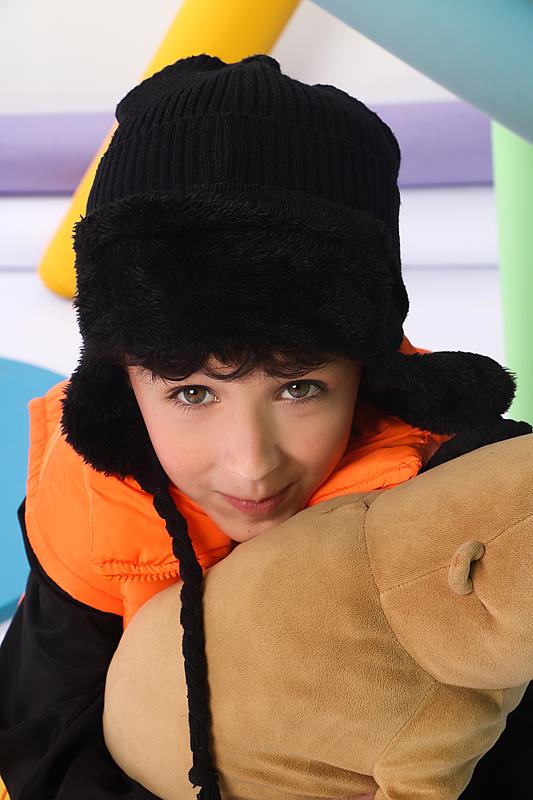 Ai que frio! Editorial de moda de inverno infantil apresenta looks que você pode montar em casa