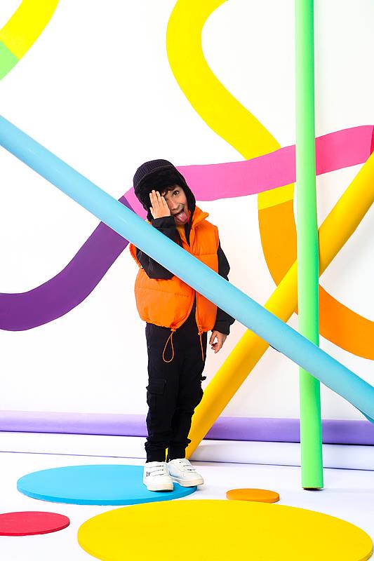 Ai que frio! Editorial de moda de inverno infantil apresenta looks que você pode montar em casa