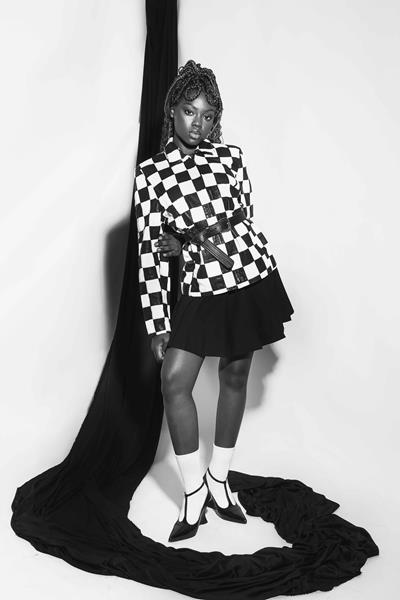 Allx Assessoria aposta no preto e branco em editorial sofisticado de inverno