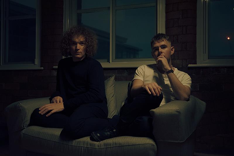 Seafret se une a KT Tunstall no novo e inspirador single “Five More Seconds”