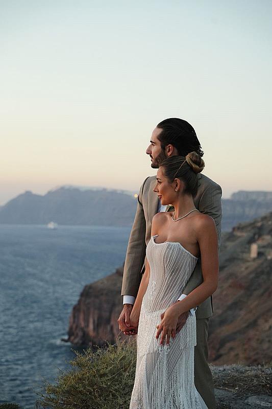 Casamento de luxo em Santorini reúne convidados de 11 estados brasileiros e 5 países 3 Casamento de luxo em Santorini reúne convidados de 11 estados brasileiros e 5 países