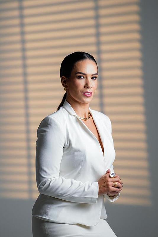 Conheça a médica que já ajudou mais de 2 mil casais a realizarem o sonho da fertilidade no Brasil