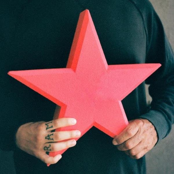 The Sophs revela o novo single e videoclipe “DEATH IN THE FAMILY”