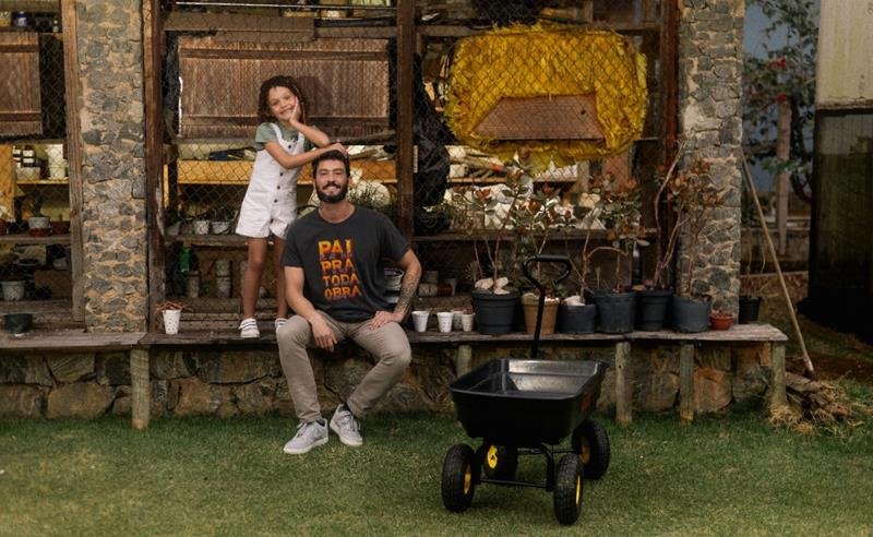 Pai para toda obra! Chico Rei celebra os pais que amam construir tudo do zero em nova coleção