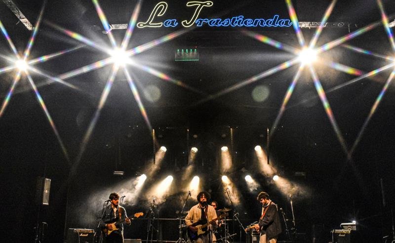 A Olívia grava clipe em Buenos Aires e leva o rock em português para a América Latina
