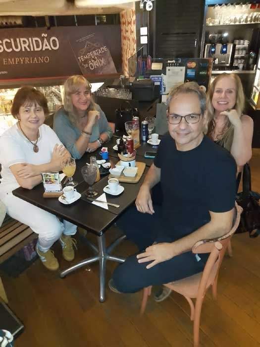 Narjara Turetta e outros notáveis recepcionam a atriz Luzimar Trottmann 1 Narjara Turetta e outros notáveis recepcionam a atriz Luzimar Trottmann
