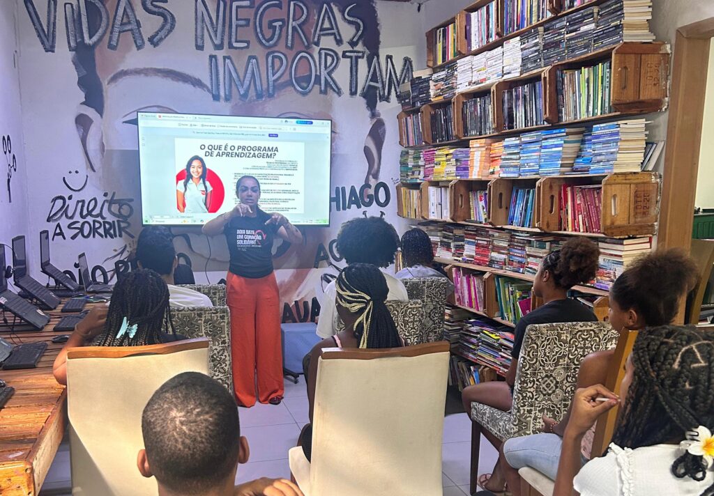 ONG Nóiz recebe ação do ISBET com oferta de vagas para jovens aprendizes