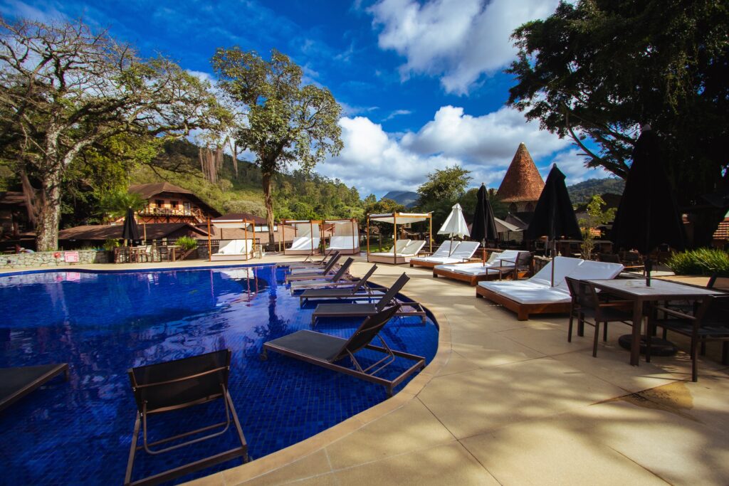 Resort Le Canton oferece descontos de até 30% para reservas até dezembro de 2025