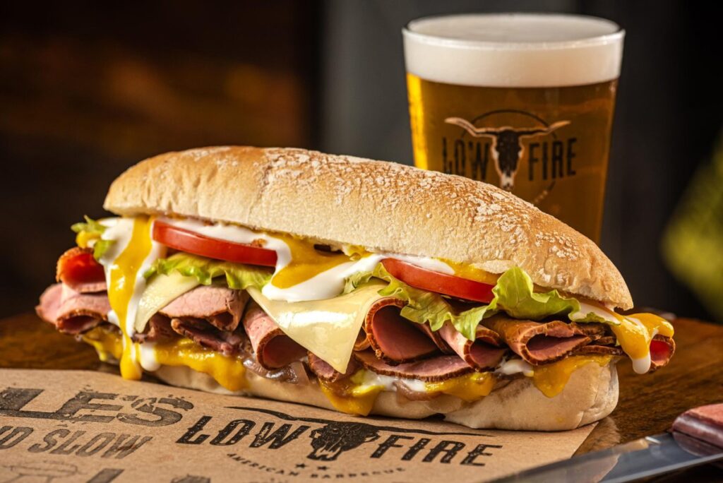 Low Fire Smokehouse lança dois novos sanduíches no Rio