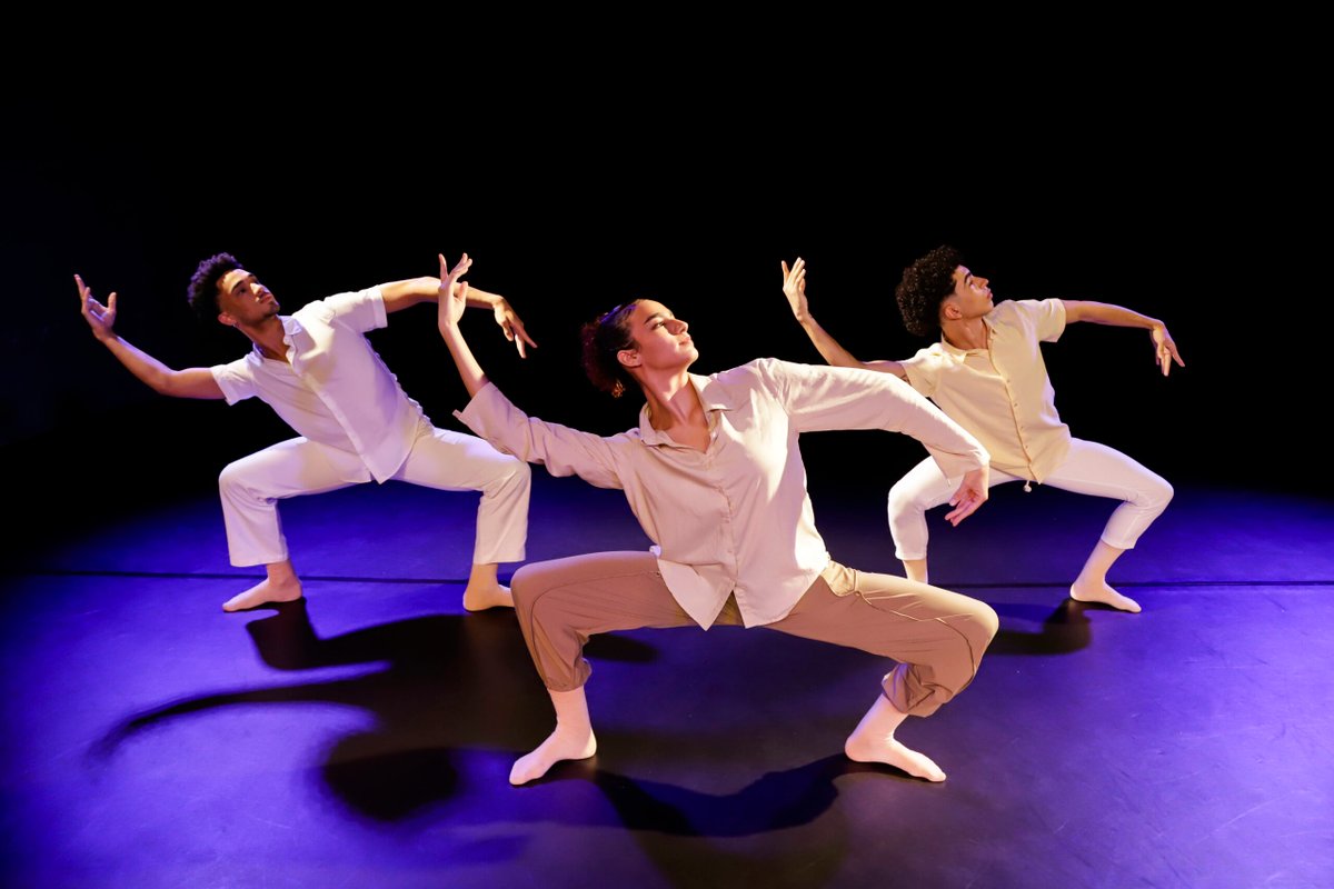 Estudantes da São Paulo Escola de Dança apresentam “Rostos de Janus” na Semana Paulista de Dança, dia 30 de agosto, no vão do MASP