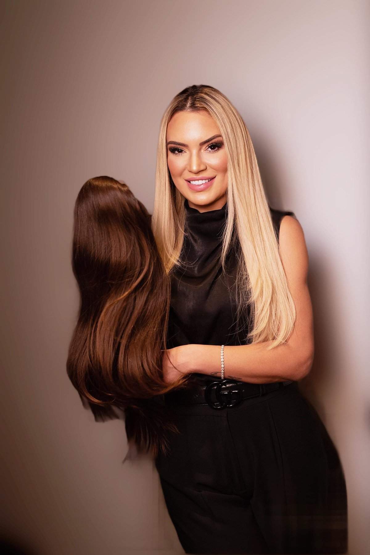 Mega hair movimenta bilhões e impulsiona novas empreendedoras