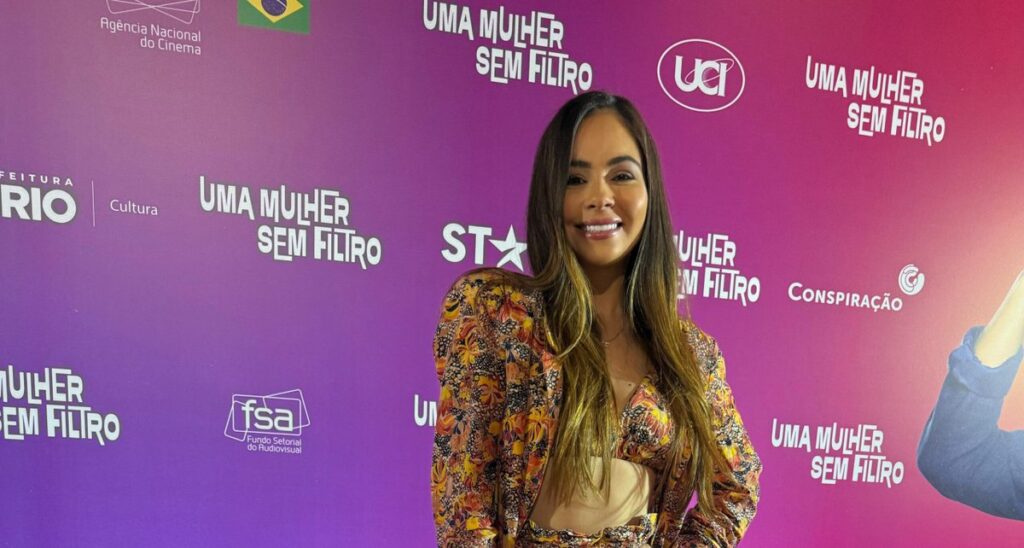 Suellen Maria marca presença no pré-lançamento do filme “Uma Mulher Sem Filtro” Suellen Maria marca presença no pré-lançamento do filme “Uma Mulher Sem Filtro”